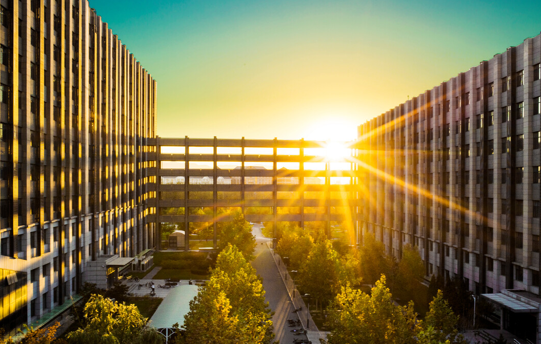 華北電力大學正式啟用派谷空調節能控制器